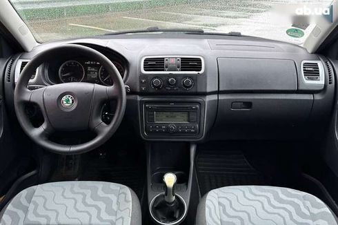 Skoda Fabia 2008 - фото 13