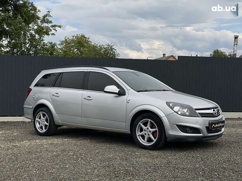 Opel Astra 2010 - фото 3