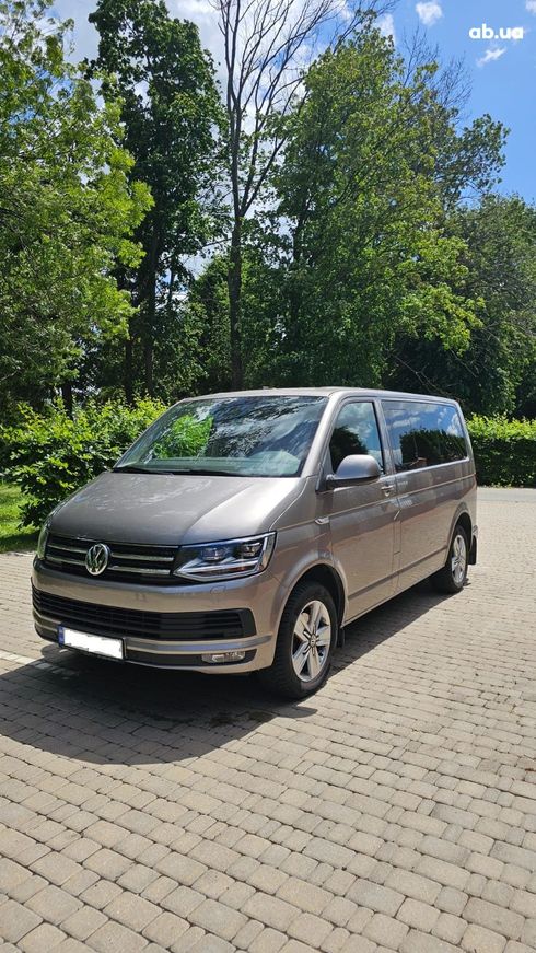 Volkswagen Multivan 2018 бежевый - фото 6