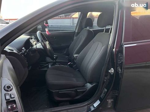 Hyundai Elantra 2008 - фото 10