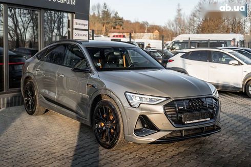 Audi E-Tron 2022 - фото 8