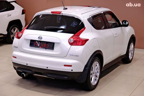 Nissan Juke 2011 белый - фото 5
