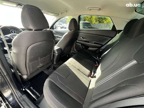 Hyundai Elantra 2022 - фото 12