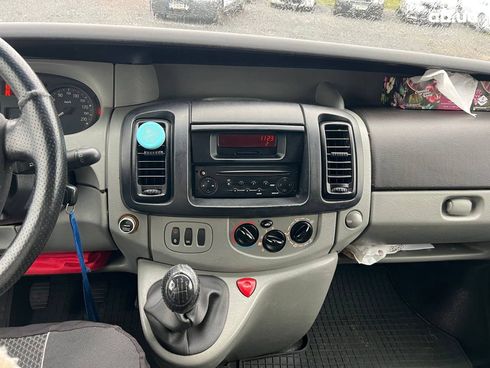 Renault Trafic 2007 желтый - фото 40