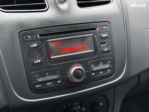 Renault Logan 2015 белый - фото 19