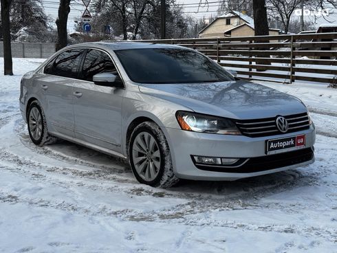 Volkswagen Passat 2013 серый - фото 3