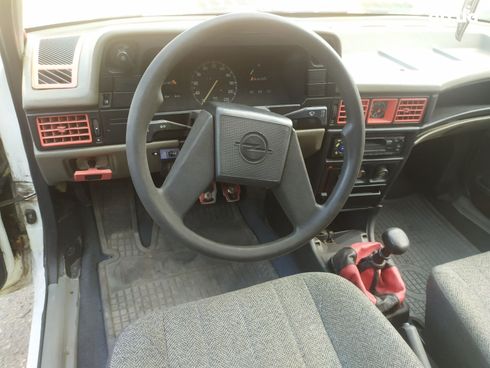 Opel Kadett 1987 белый - фото 5