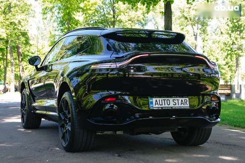 Aston Martin DBX 2021 - фото 8