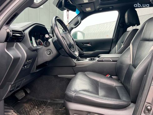 Toyota Land Cruiser 2022 серый - фото 22
