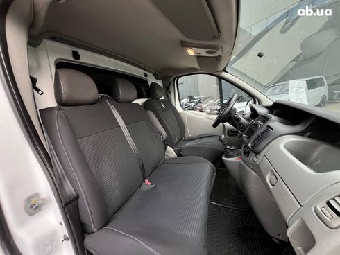 Renault Trafic 2014 белый - фото 26