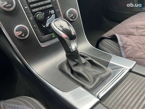 Volvo S60 2015 - фото 29