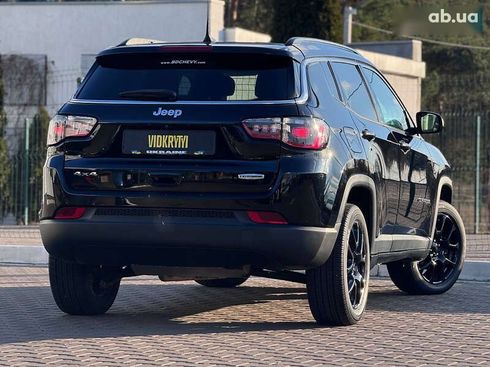 Jeep Compass 2021 - фото 16