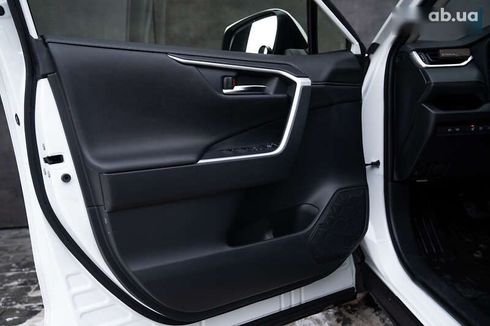 Toyota RAV4 2023 - фото 12