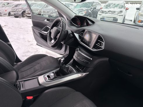 Peugeot 308 2018 серый - фото 20