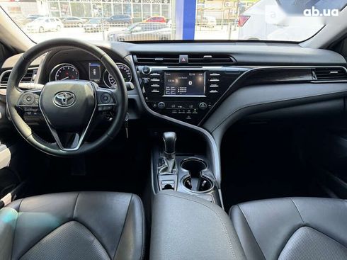 Toyota Camry 2019 - фото 26