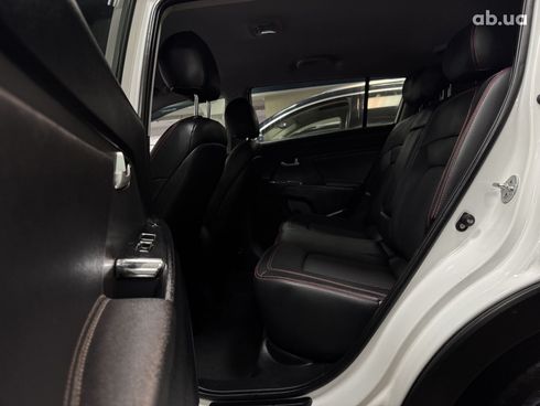 Kia Sportage 2012 белый - фото 8