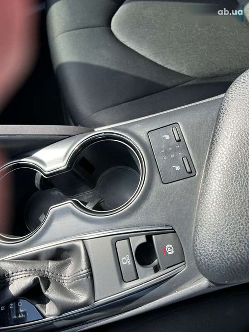 Toyota Camry 2019 - фото 23