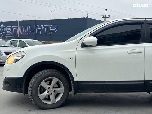 Nissan Qashqai 2011 белый - фото 4