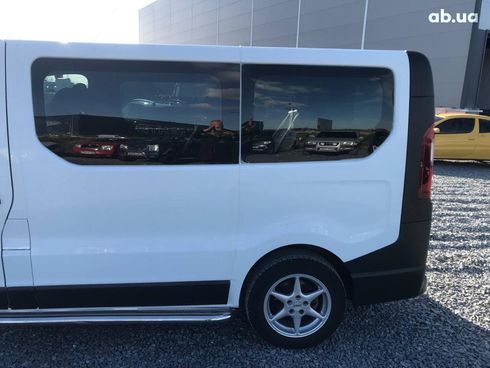 Opel Vivaro 2015 белый - фото 11