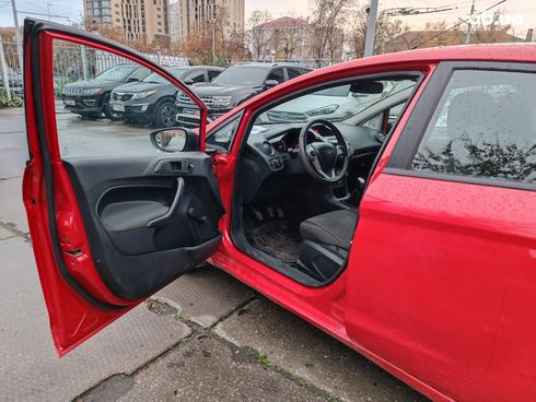 Ford Fiesta 2012 красный - фото 15