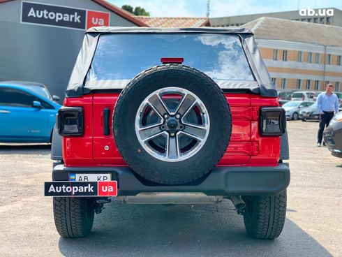 Jeep Wrangler 2019 красный - фото 24