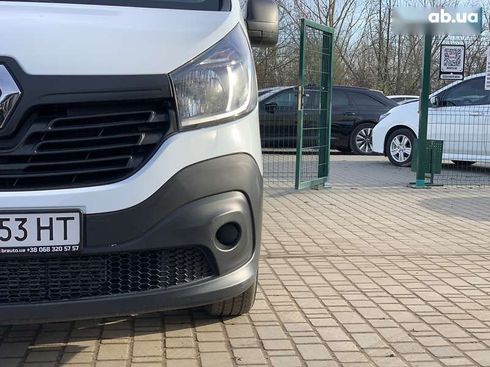 Renault Trafic 2019 - фото 10
