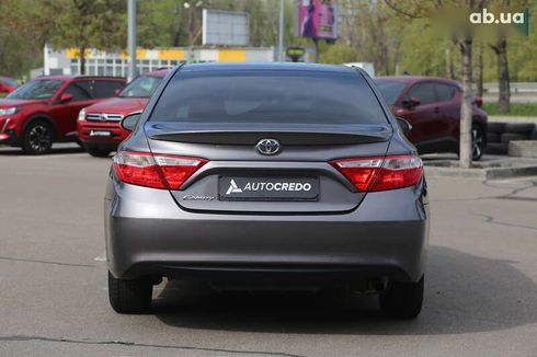 Toyota Camry 2015 - фото 6