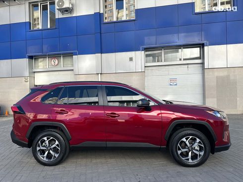 Toyota RAV4 2020 красный - фото 4