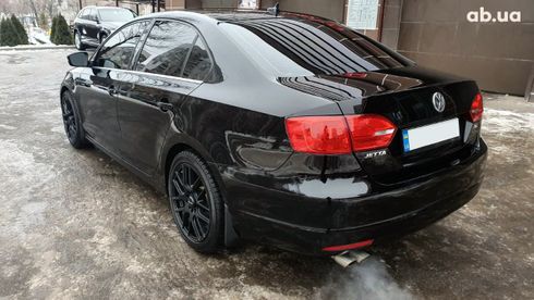 Volkswagen Jetta 2012 черный - фото 7