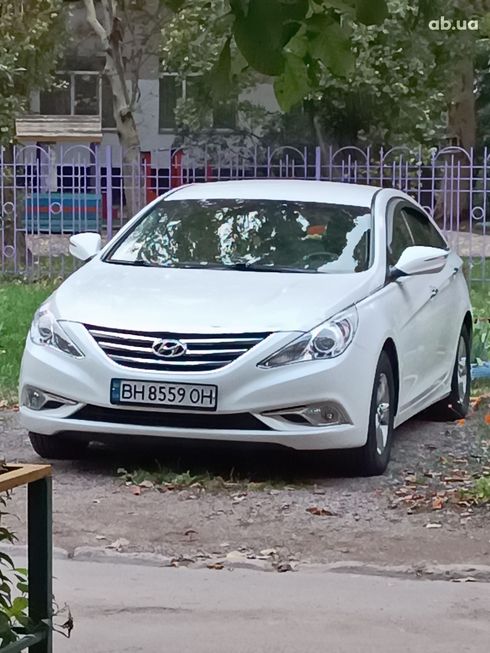 Hyundai Sonata 2013 белый - фото 2