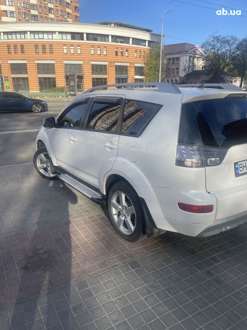 Mitsubishi Outlander XL 2008 белый - фото 15