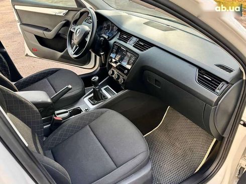 Skoda Octavia 2019 - фото 17