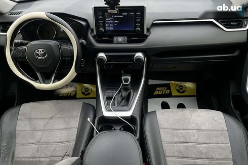 Toyota RAV4 2019 - фото 14
