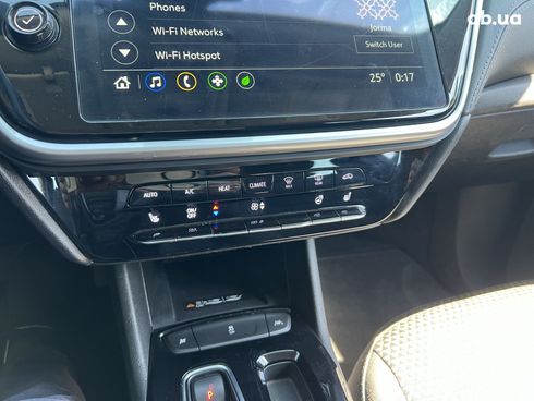 Chevrolet Bolt 2022 серый - фото 11