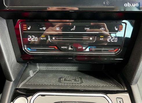 Volkswagen Passat 2021 - фото 21
