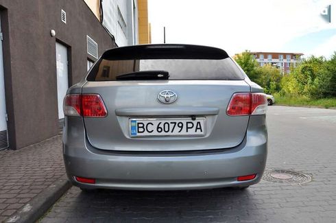 Toyota Avensis 2011 - фото 11