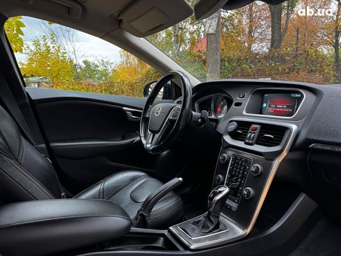 Volvo V40 2015 черный - фото 32