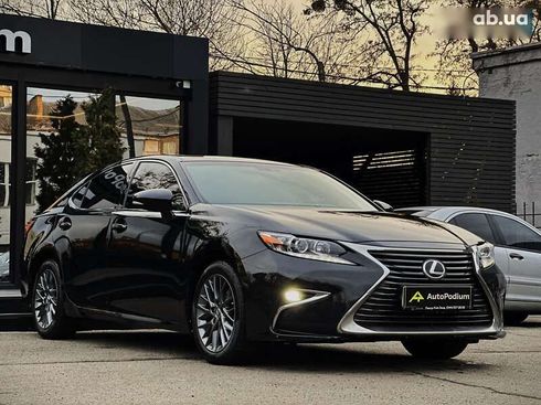 Lexus ES 2018 - фото 3