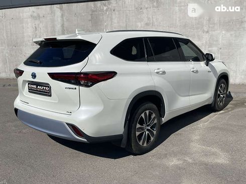 Toyota Highlander 2021 - фото 13