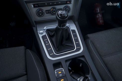 Volkswagen Passat 2018 - фото 23