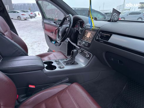 Volkswagen Touareg 2017 черный - фото 47