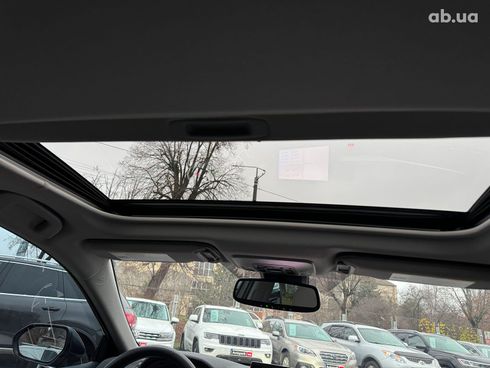 Toyota Camry 2022 серый - фото 34