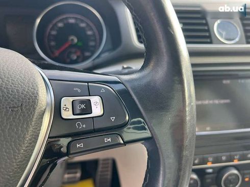 Volkswagen Passat 2017 - фото 15