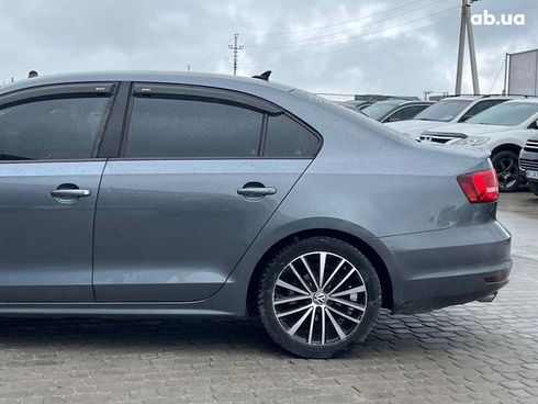 Volkswagen Jetta 2016 серый - фото 24