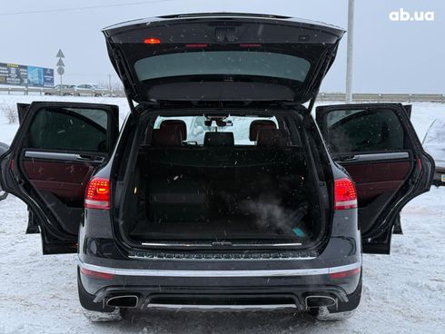 Volkswagen Touareg 2017 черный - фото 48