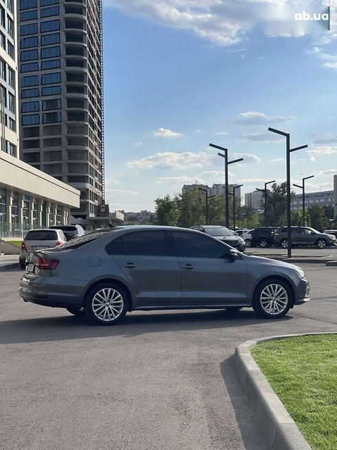 Volkswagen Jetta 2016 - фото 6
