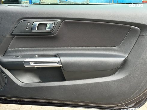 Ford Mustang 2022 черный - фото 37