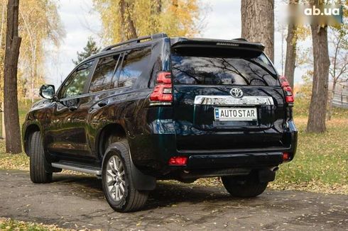 Toyota Land Cruiser Prado 2017 - фото 12