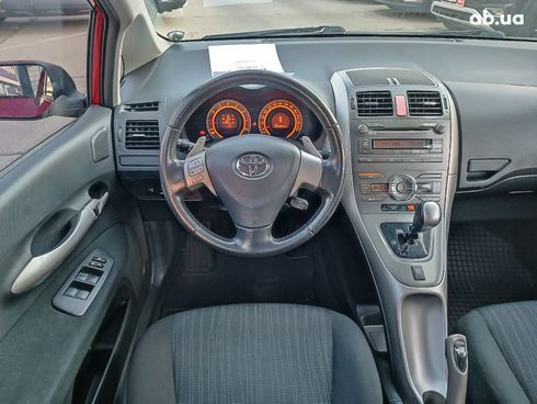 Toyota Auris 2007 красный - фото 15