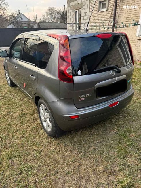 Nissan Note 2011 серебристый - фото 3